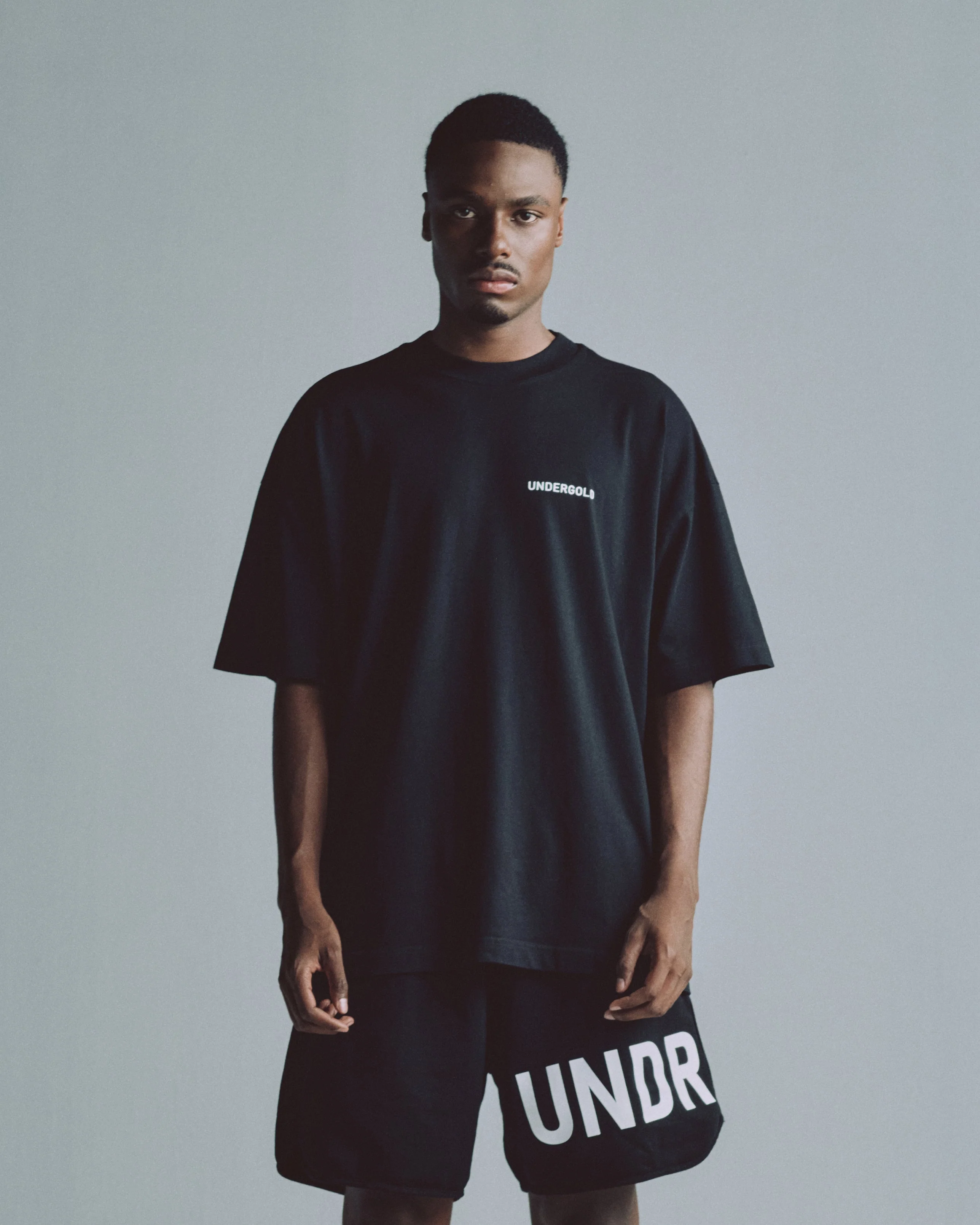 Basics Light Logo V2 T-shirt Black - Image 8