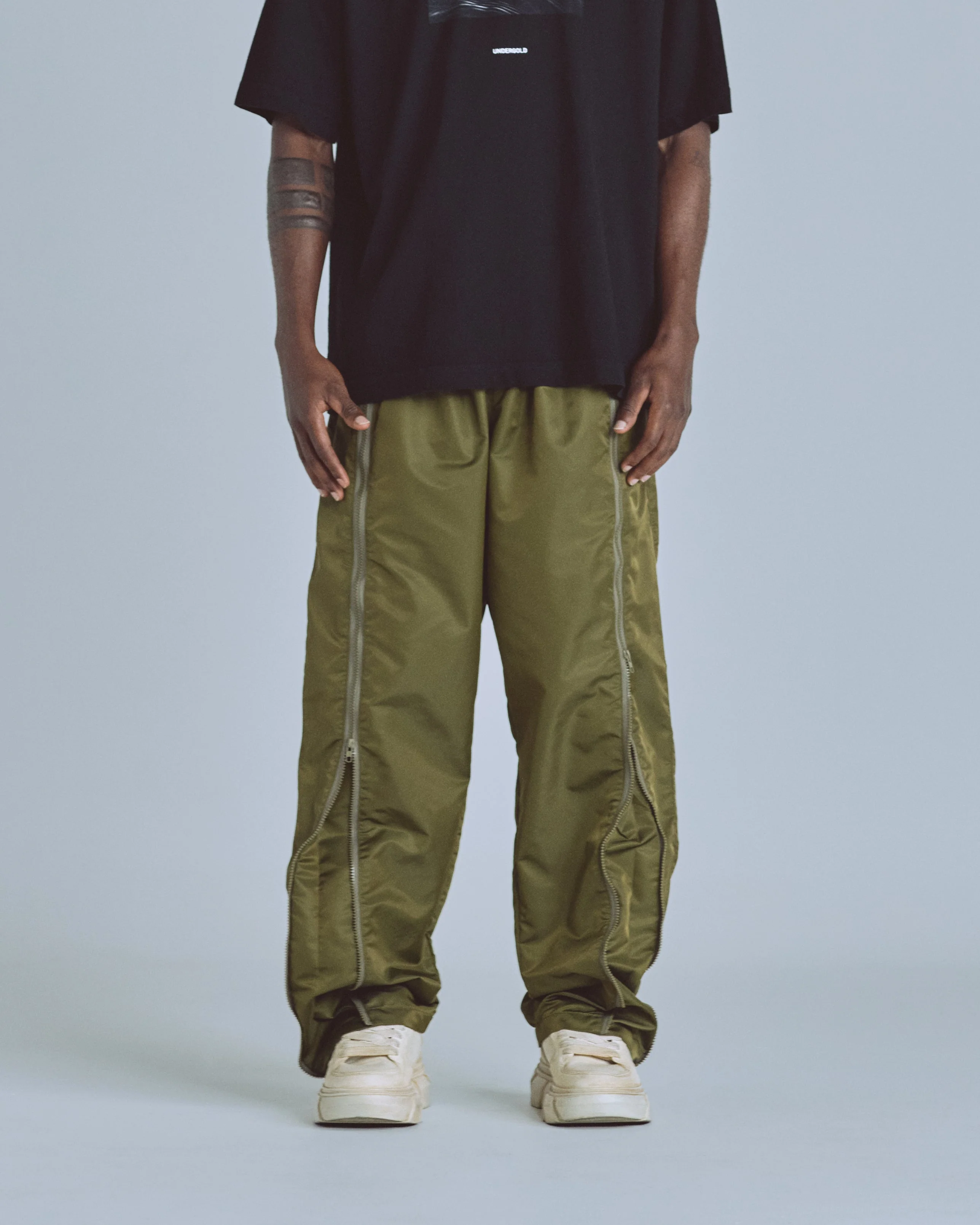 Basics Panelled Zip Up Cargo Pants Green - Image 8