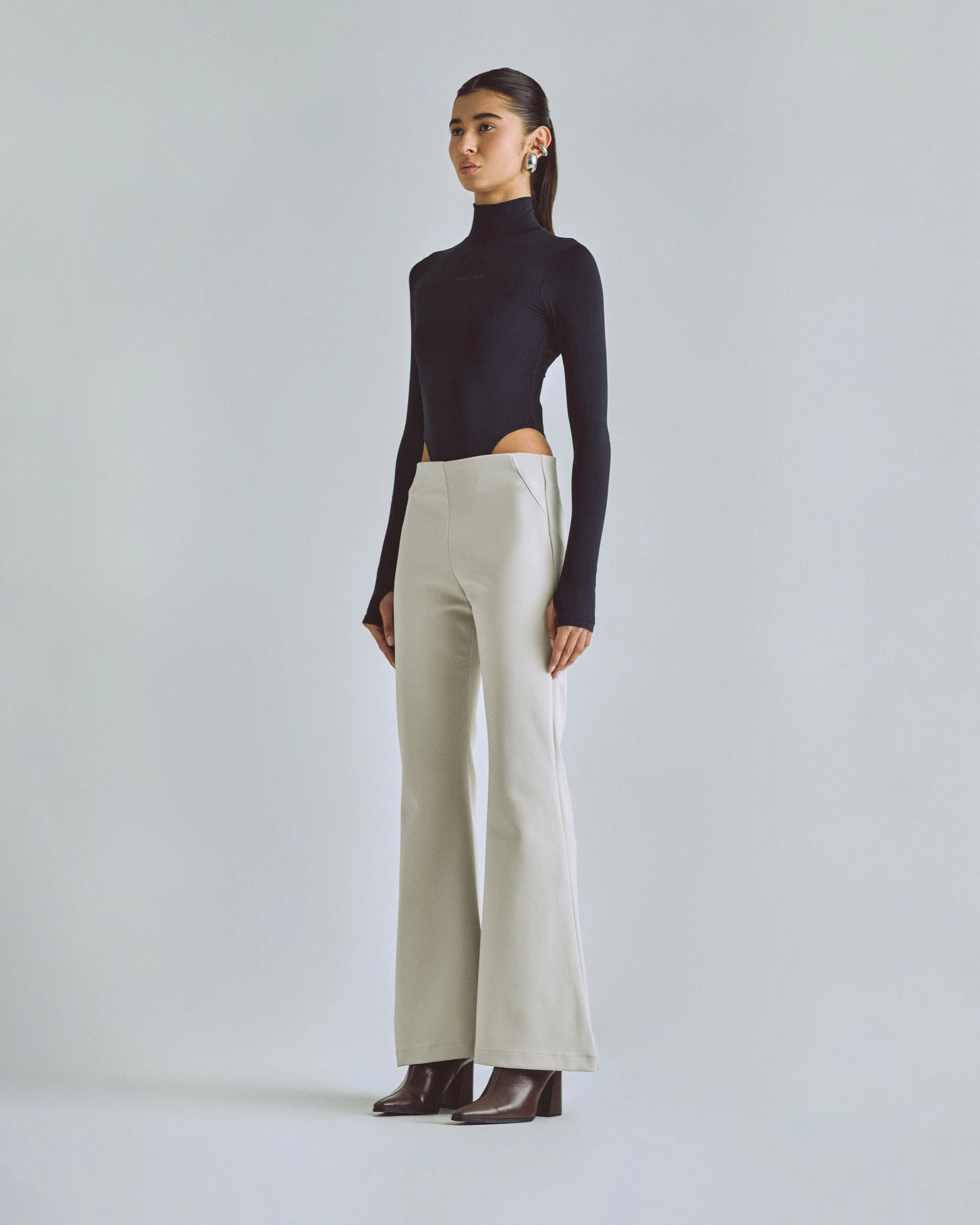 Basics Turtleneck Backless Body Black - Image 5