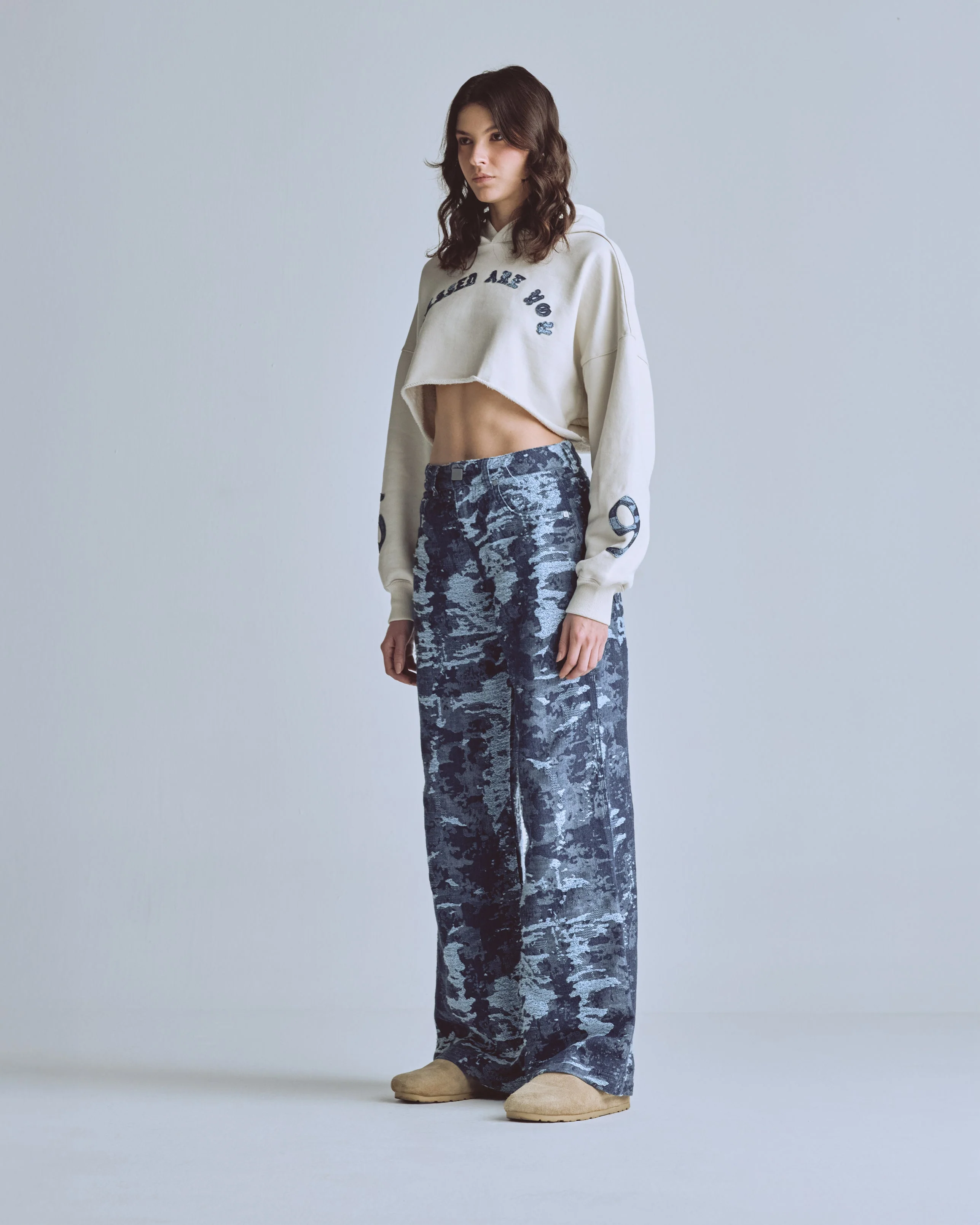 Capsule 369 Cropped Hoodie Cream - Image 5