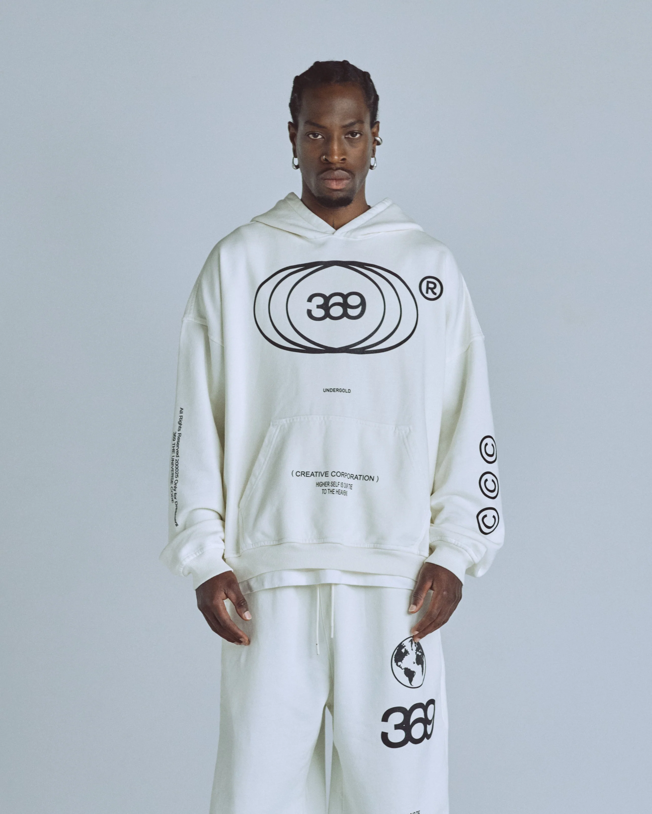Golden Heritage Basic Hoodie White - Image 2