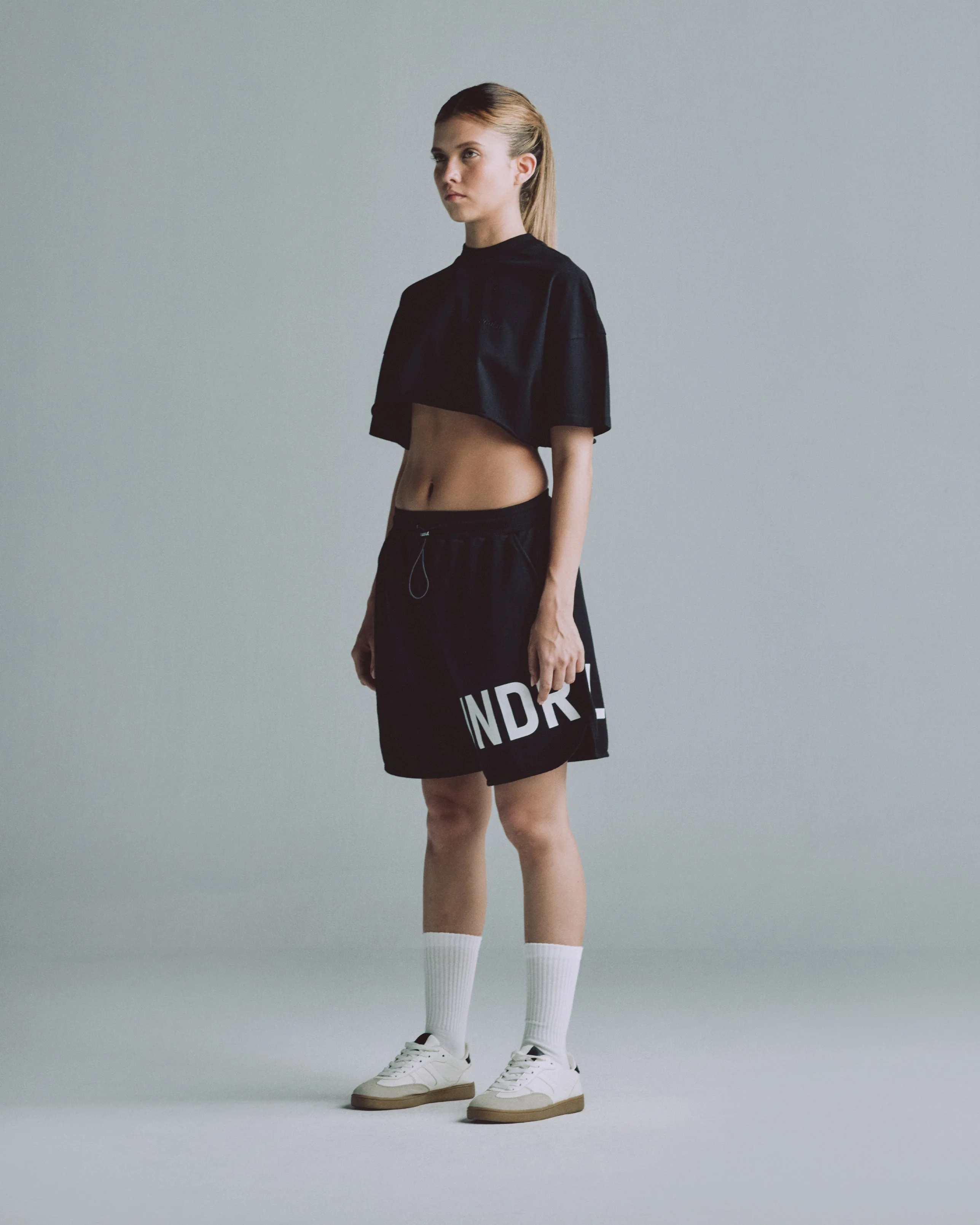 Line Logo Crop Top Black - Image 4
