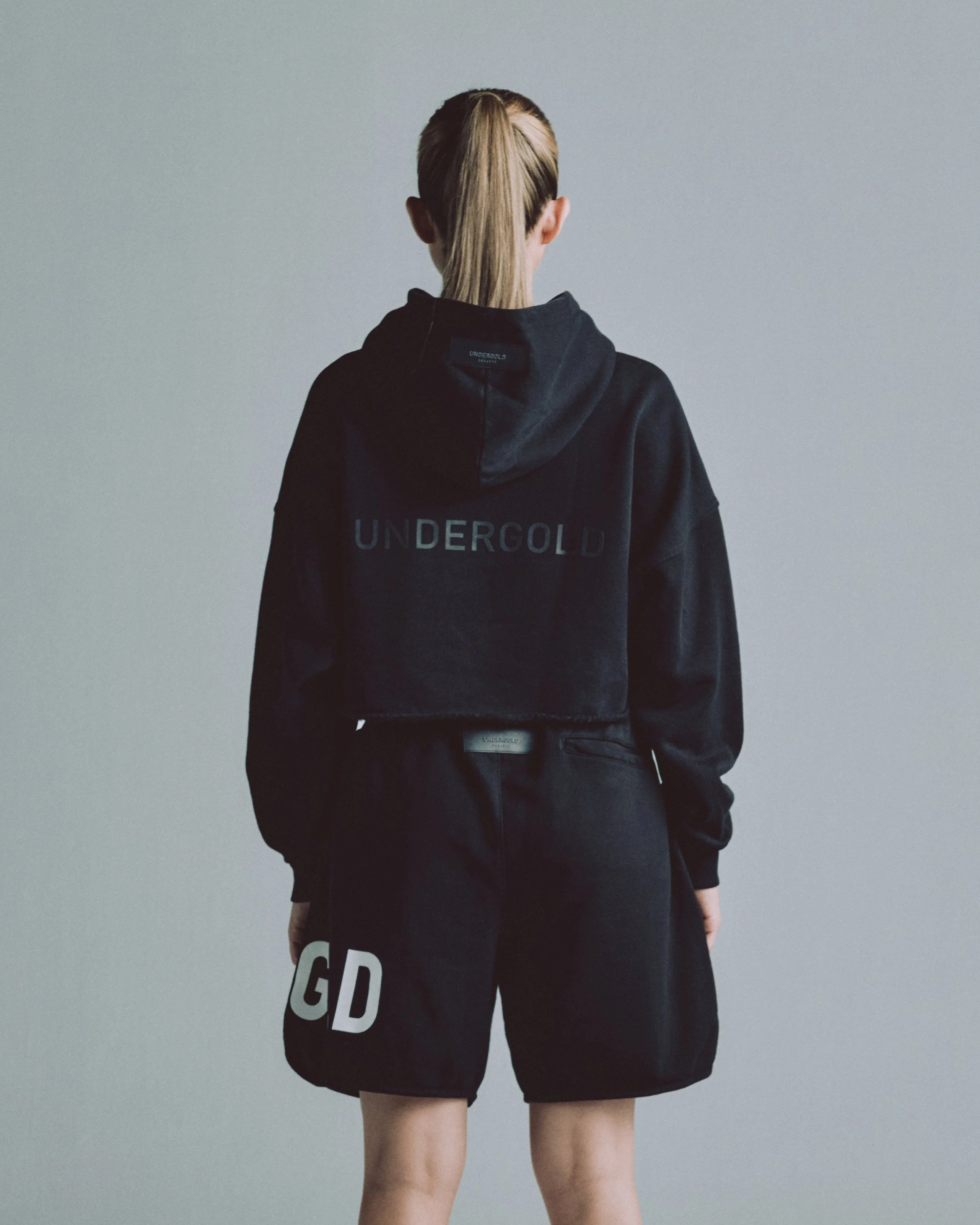 Line Logo Cropped Hoodie Black - Image 5