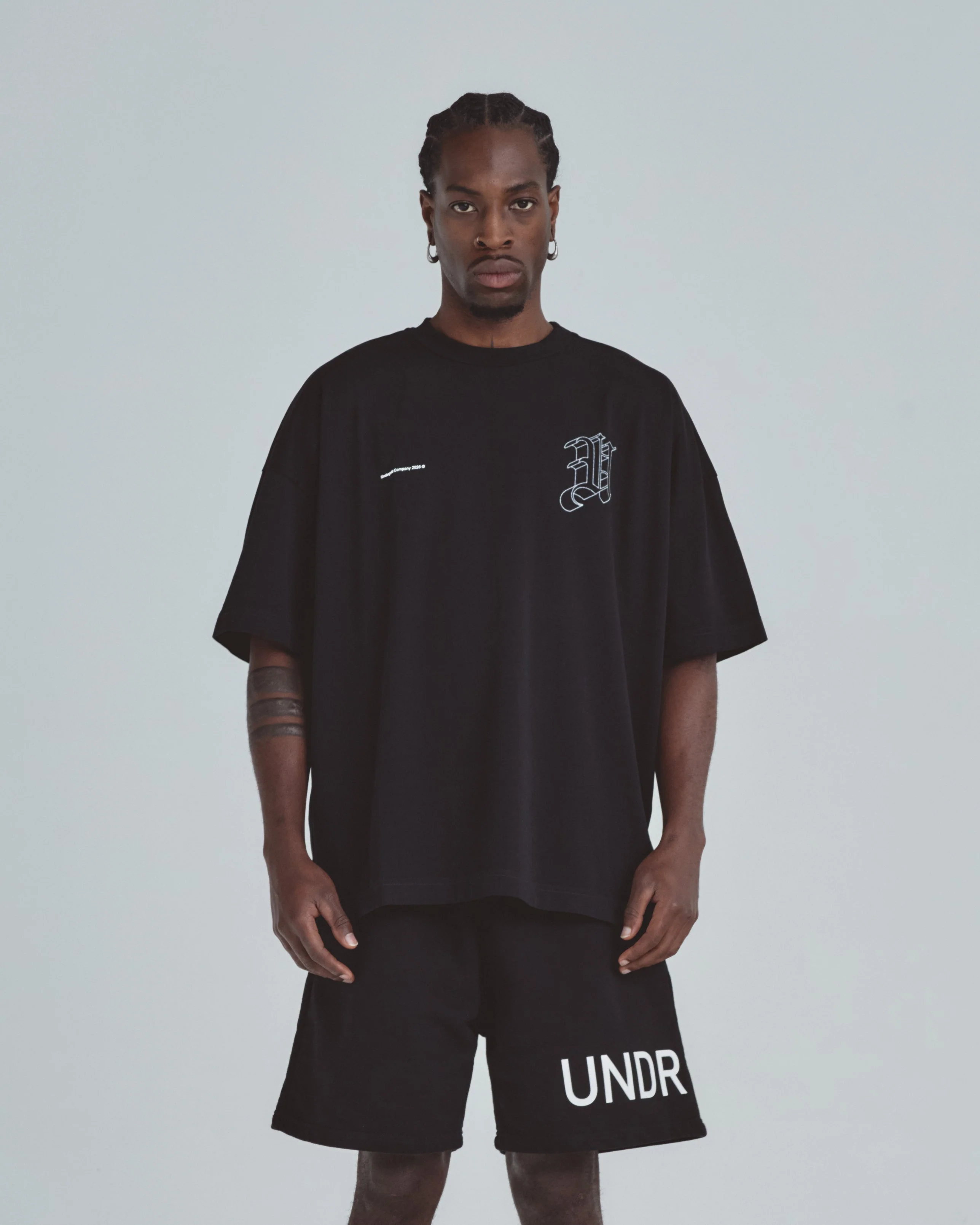 Line Solid U Tshirt Black - Image 2