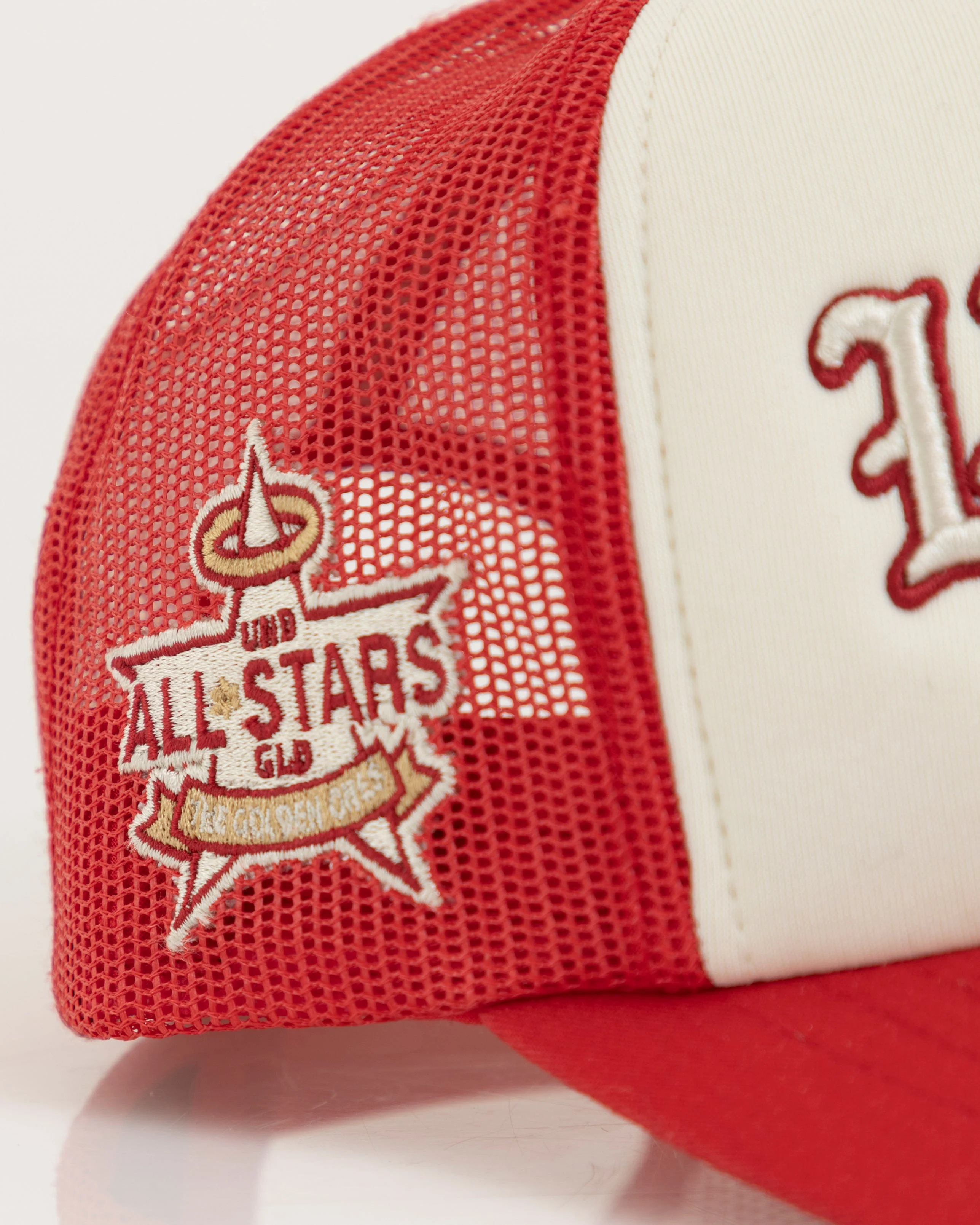 Basics UNDERGOLD Goth Trucker Cap Red/Cream - Image 4