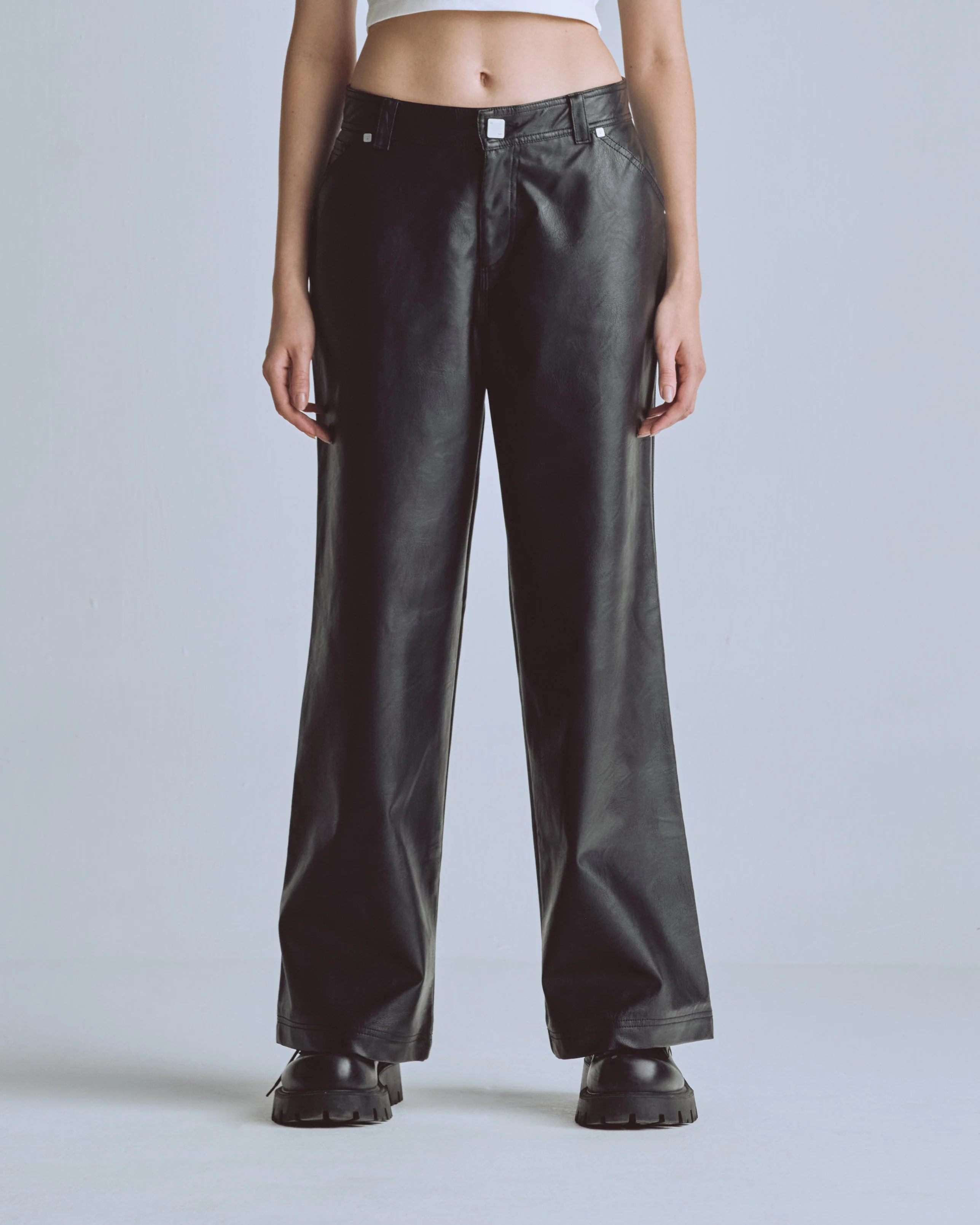 W Capsule Basic Pleather Wide Jeans Black - Image 2
